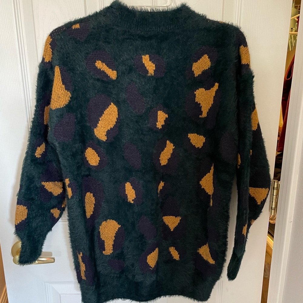 THML Sweater - Picture 2 of 3